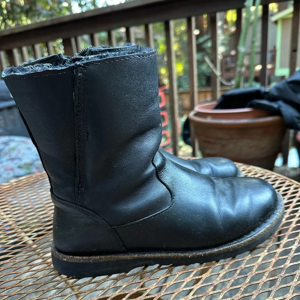 BIRKENSTOCK Black Shearling Lined Leather Boots Size 37 Zip Up - Picture 6 of 10